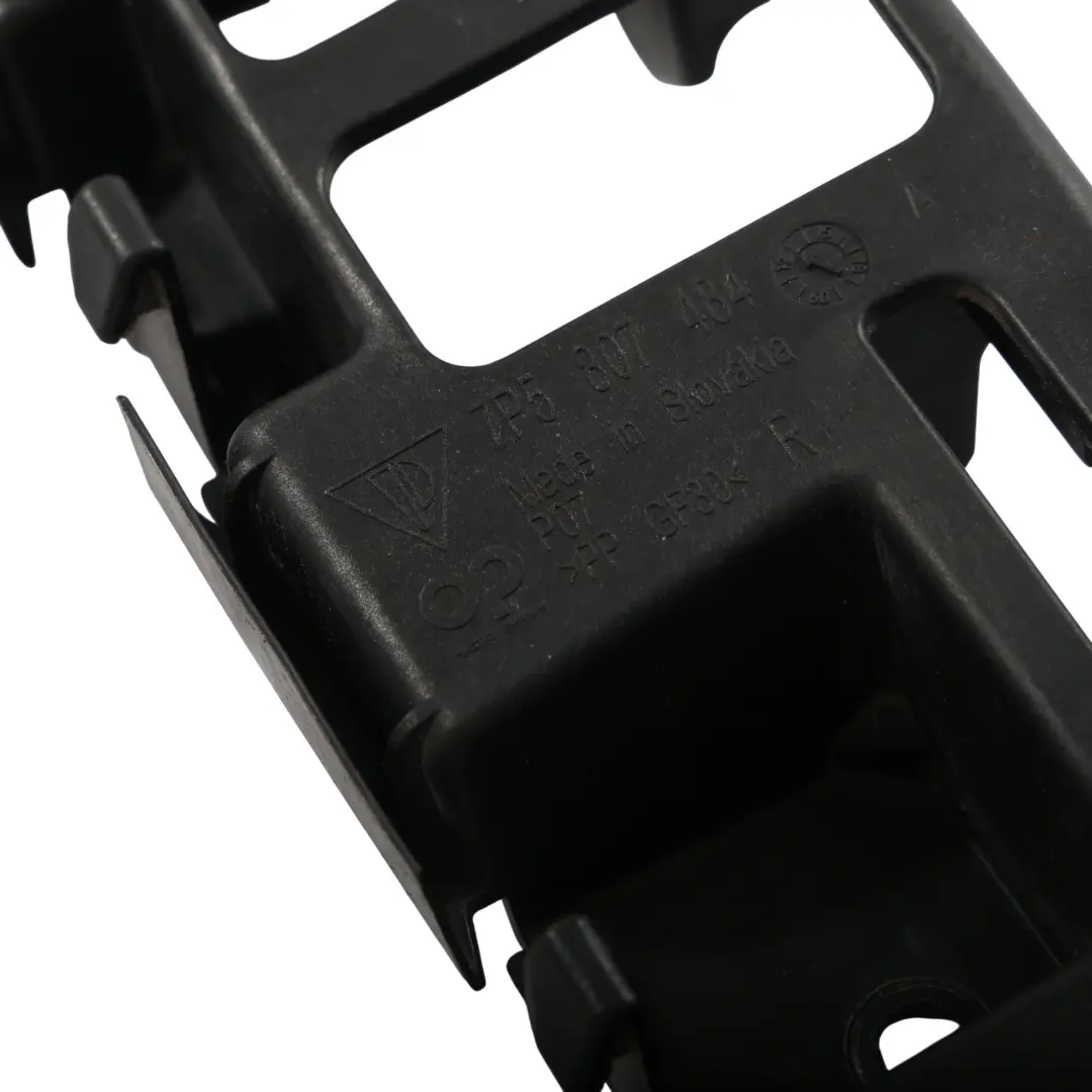 Support Guide Pare-Choc Arrière Droit pour Porsche Cayenne 92A à propos du numéro de pièce 7P5807484 Porsche Cayenne 92A Support Guide Pare-Choc Arrière Droit - SKU 7P5807484 - Numéro de pièce 7P5807484