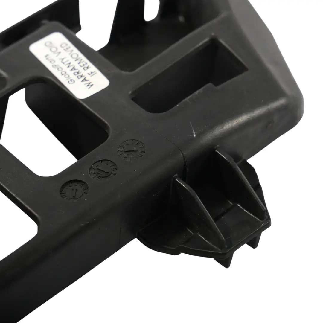 Support Guide Pare-Choc Arrière Droit pour Porsche Cayenne 92A à propos du numéro de pièce 7P5807484 Porsche Cayenne 92A Support Guide Pare-Choc Arrière Droit - SKU 7P5807484 - Numéro de pièce 7P5807484