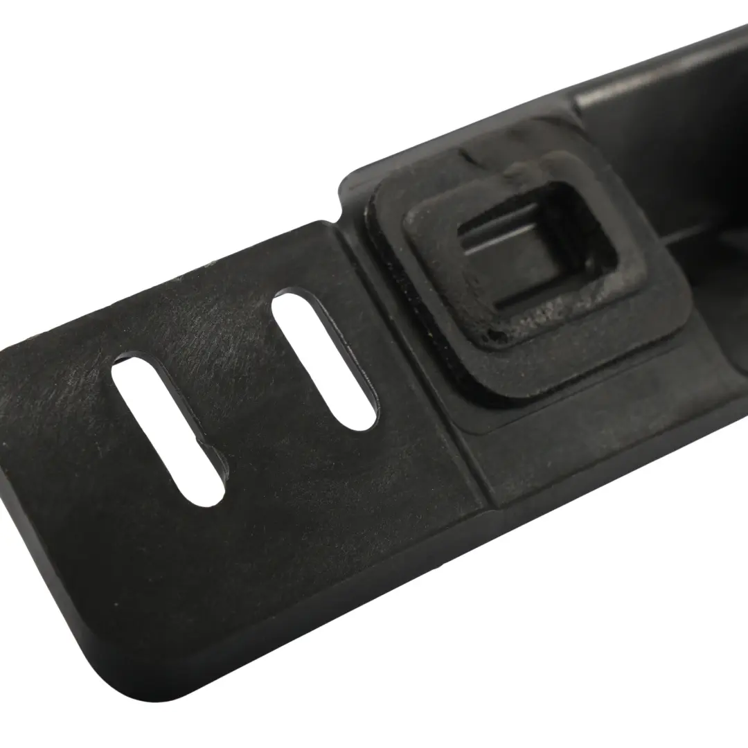 Porsche Cayenne 92A Portón Trasero Tirador Moldura Cubierta Panel - SKU 7P5827129A - Número de pieza 7P5827129A