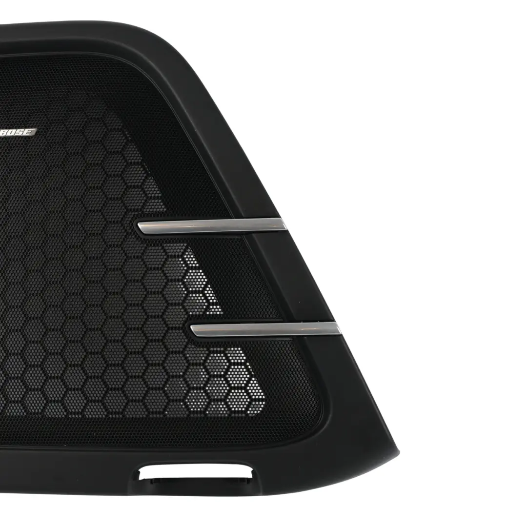 958 Tapa Altavoz Trasero Bose Derecho para Porsche Cayenne con número de pieza 7P5868511 Porsche Cayenne 958 Tapa Altavoz Trasero Bose Derecho - SKU 7P5868511 - Número de pieza 7P5868511