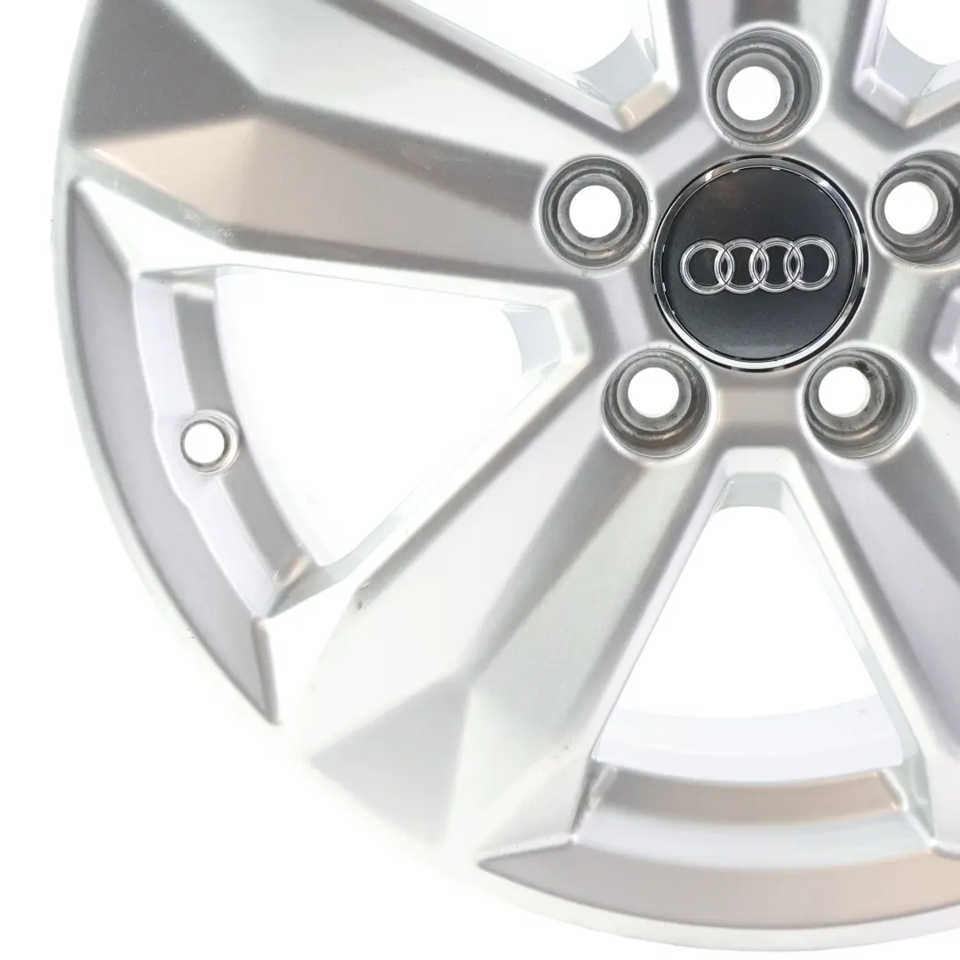 Felga Aluminiowa Srebrna 15" 6J ET:37 5/100 do Audi A1 GB o numerze 82A601025 Audi A1 GB Felga Aluminiowa Srebrna 15" 6J ET:37 5/100 - SKU 82A601025-1 - Numer Części 82A601025