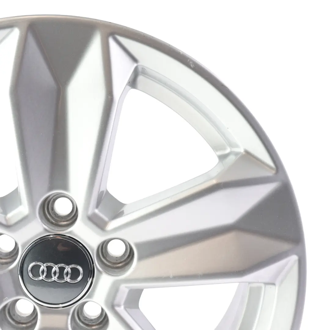 Jante Alliage Argent 15" 6J ET:37 5/100 pour Audi A1 GB à propos du numéro de pièce 82A601025 Audi A1 GB Jante Alliage Argent 15" 6J ET:37 5/100 - SKU 82A601025-3 - Numéro de pièce 82A601025