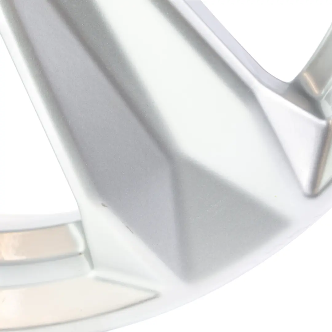 Llanta Aleación Plata 15" 6J ET:37 5/100 para Audi A1 GB con número de pieza 82A601025 Audi A1 GB Llanta Aleación Plata 15" 6J ET:37 5/100 - SKU 82A601025-3 - Número de pieza 82A601025