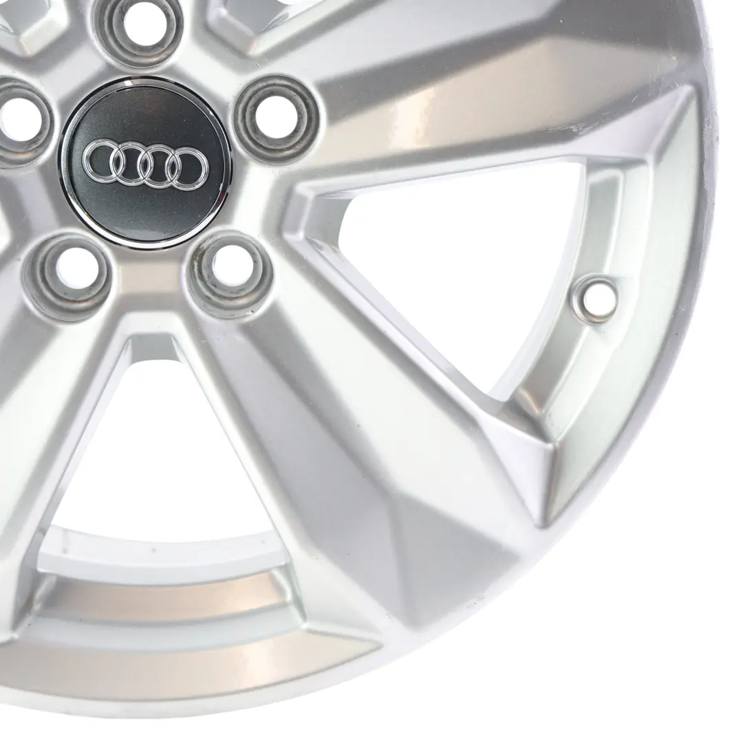 Audi A1 GB Jante Alliage Argent 15" 6J ET:37 5/100 - SKU 82A601025-4 - Numéro de pièce 82A601025