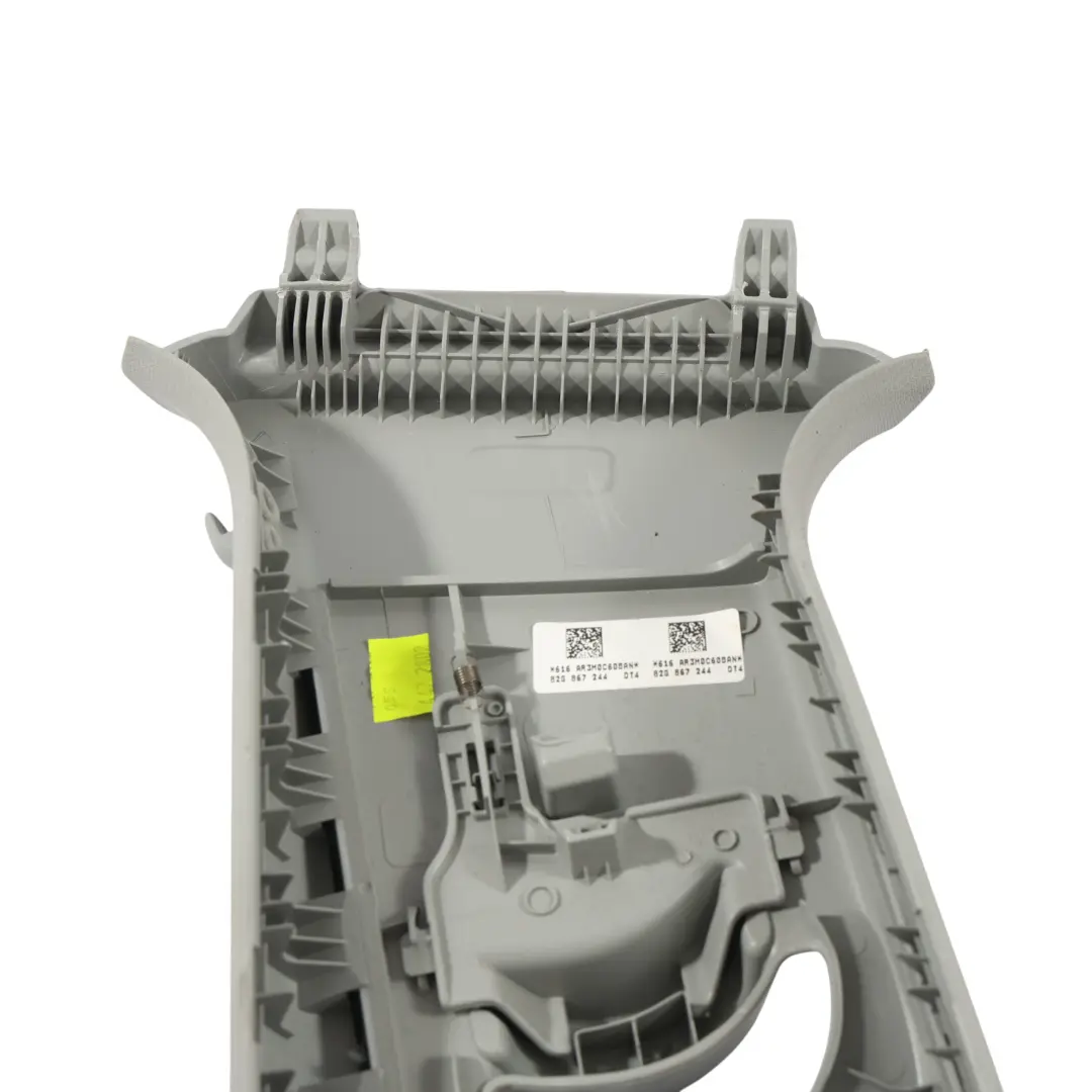Moldura Interior Pilar B Panel Superior Derecho Gris para Audi A1 S1 GB con número de pieza 82G867244 Audi A1 S1 GB Moldura Interior Pilar B Panel Superior Derecho Gris - SKU 82G867244 - Número de pieza 82G867244