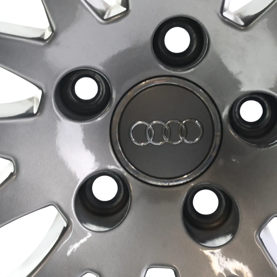 Cerchione Lega Argento 19" 9J ET:29 Doppia Razza per Audi RS4 B7 con numero di parte 8E0601025AG Audi RS4 B7 Cerchione Lega Argento 19" 9J ET:29 Doppia Razza - SKU 8E0601025AG-1 - Numero di parte 8E0601025AG