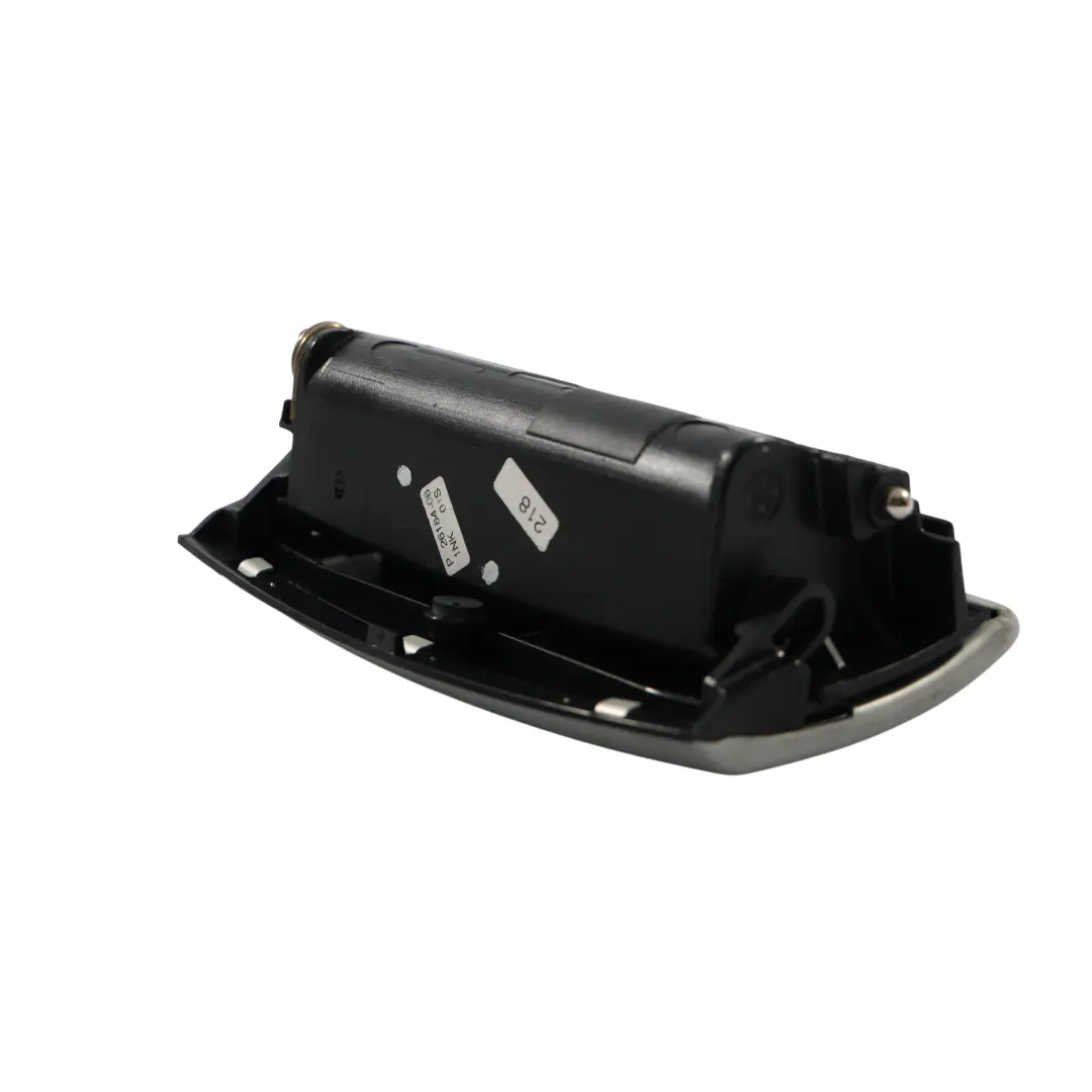 Audi A4 B7 Aschenbecher Einsatz Mittelkonsole Hinten Silber - SKU 8E0857961P - Teilenummer 8E0857961P