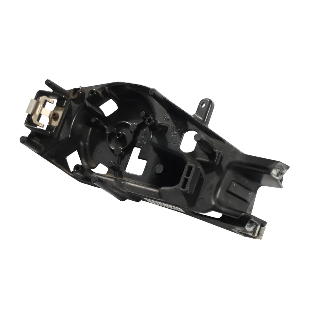 Audi RS4 B7 Soporte Panel Montaje Retrovisor Izquierdo - SKU 8E0859411 - Número de pieza 8E0859411
