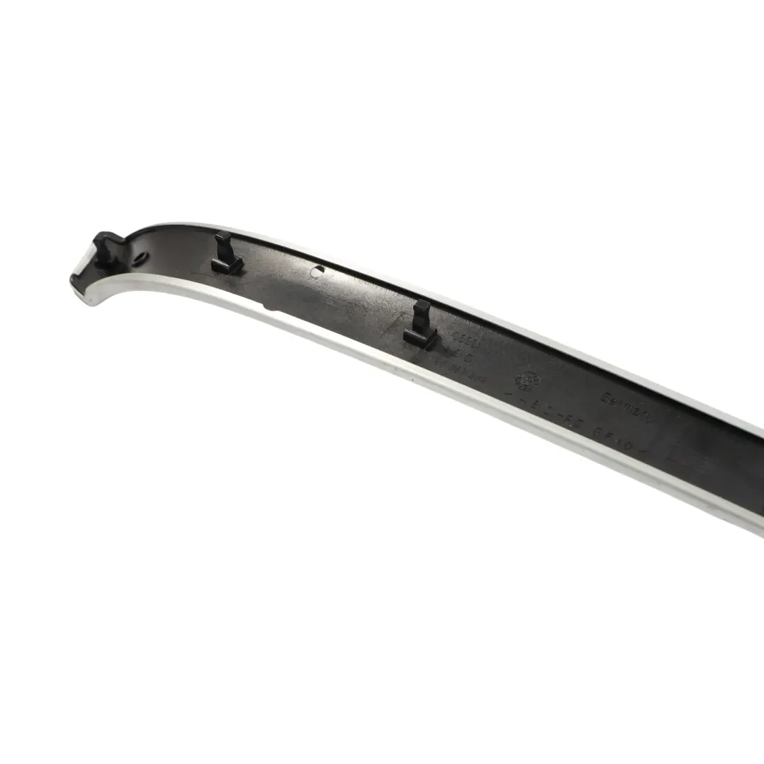 Modanatura Porta Pannello Batticalcagno Anteriore Sinistro per Audi A4 B7 con numero di parte 8E0867409 Audi A4 B7 Modanatura Porta Pannello Batticalcagno Anteriore Sinistro - SKU 8E0867409-1 - Numero di parte 8E0867409