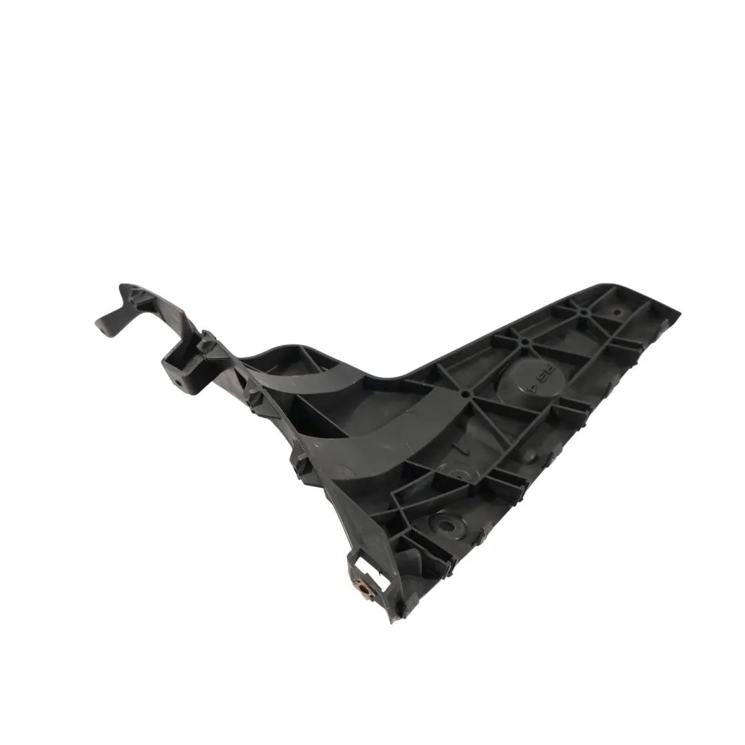 Tylna Prawa Prowadnica Ślizg Zderzaka do Audi A4 RS4 B7 o numerze 8E5807454B Audi A4 RS4 B7 Tylna Prawa Prowadnica Ślizg Zderzaka - SKU 8E5807454B - Numer Części 8E5807454B