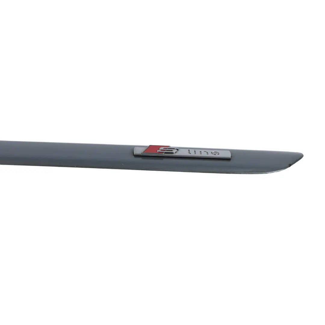 Modanatura Porta Posteriore Sinistra per Audi A4 B7 Cabrio S-Line con numero di parte 8H0853983 Audi A4 B7 Cabrio S-Line Modanatura Porta Posteriore Sinistra - SKU 8H0853983-1 - Numero di parte 8H0853983
