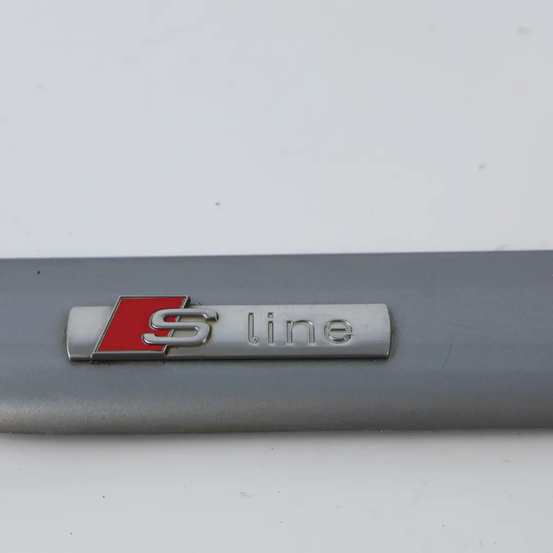 Hinten Tür Zierleiste Rechts für Audi A4 B7 Cabrio S-Line mit Teilenummer 8H0853984 Audi A4 B7 Cabrio S-Line Hinten Tür Zierleiste Rechts - SKU 8H0853984-1 - Teilenummer 8H0853984