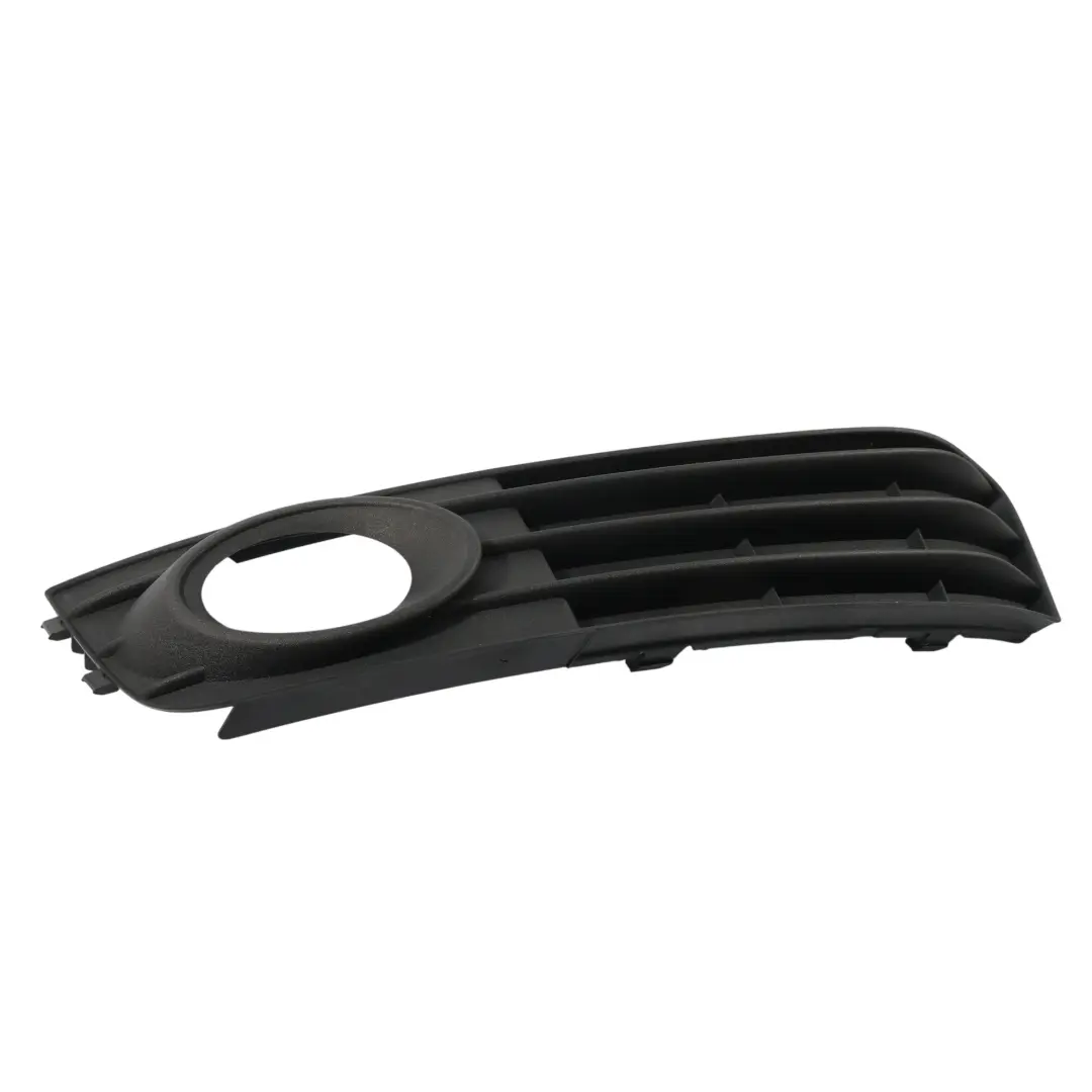 8K Griglia Copertura Fendinebbia Paraurti Anteriore Sinistro per Audi A4 con numero di parte 8K0807681A Audi A4 8K Griglia Copertura Fendinebbia Paraurti Anteriore Sinistro - SKU 8K0807681A - Numero di parte 8K0807681A