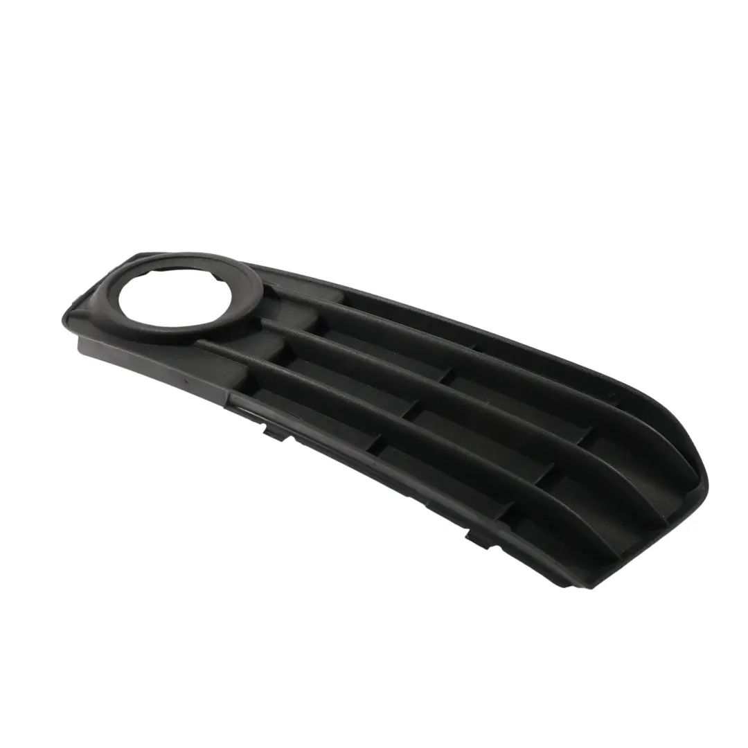 8K Griglia Copertura Fendinebbia Paraurti Anteriore Sinistro per Audi A4 con numero di parte 8K0807681A Audi A4 8K Griglia Copertura Fendinebbia Paraurti Anteriore Sinistro - SKU 8K0807681A - Numero di parte 8K0807681A