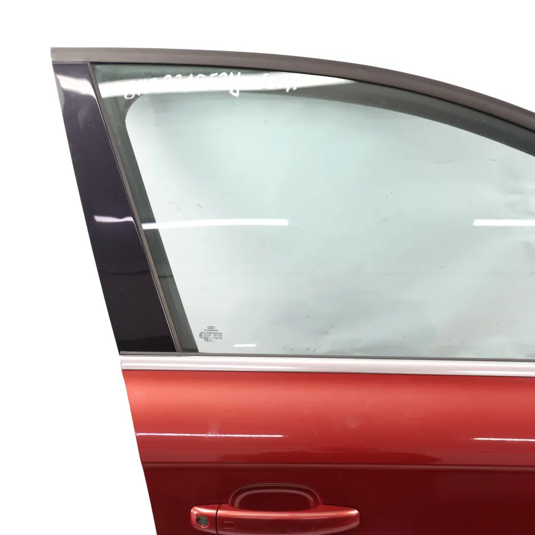 Tür Vorne Rechts Granatrot Perleffekt - Z3F für Audi A4 B8 mit Teilenummer 8K0831052J Audi A4 B8 Tür Vorne Rechts Granatrot Perleffekt - Z3F - SKU 8K0831052J-GAR - Teilenummer 8K0831052J