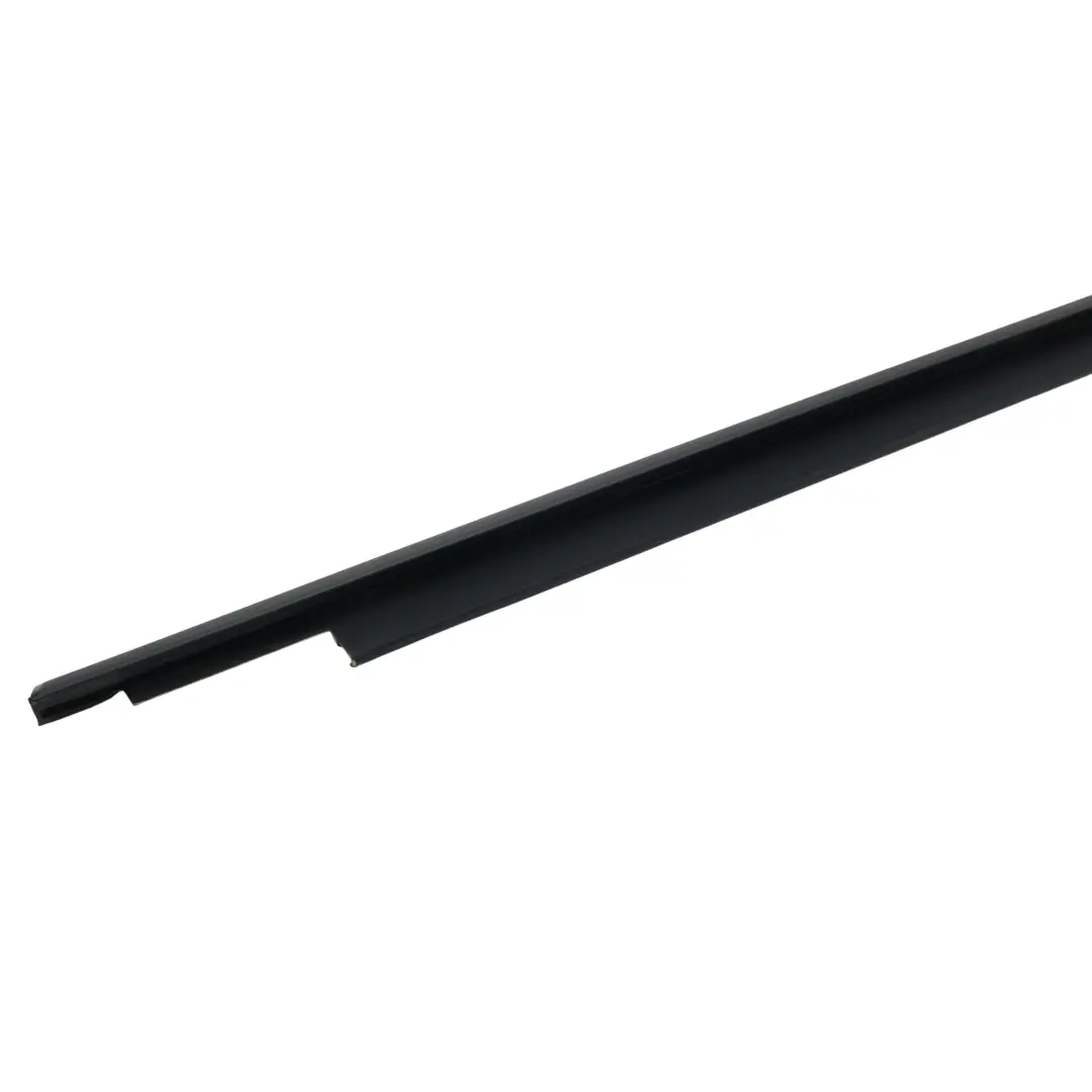 Joint Baguette Porte Arrière Gauche pour Audi A4 B8 à propos du numéro de pièce 8K0839477F Audi A4 B8 Joint Baguette Porte Arrière Gauche - SKU 8K0839477F - Numéro de pièce 8K0839477F