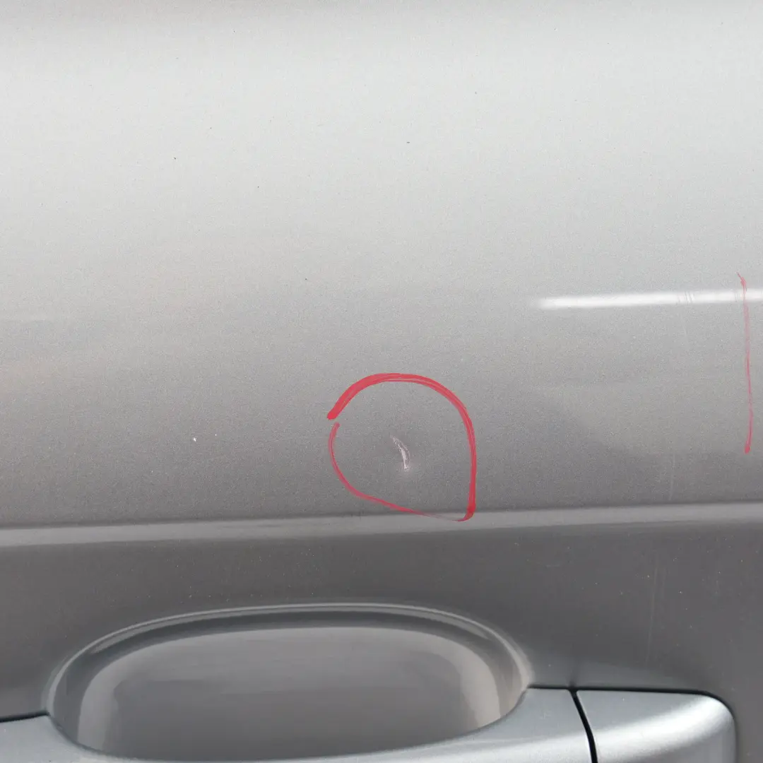 Porta Post. Sinistra Grigio Tornado Metal. X7P per Audi A4 B8 Avant con numero di parte 8K9833051D Audi A4 B8 Avant Porta Post. Sinistra Grigio Tornado Metal. X7P - SKU 8K9833051D-TOG - Numero di parte 8K9833051D
