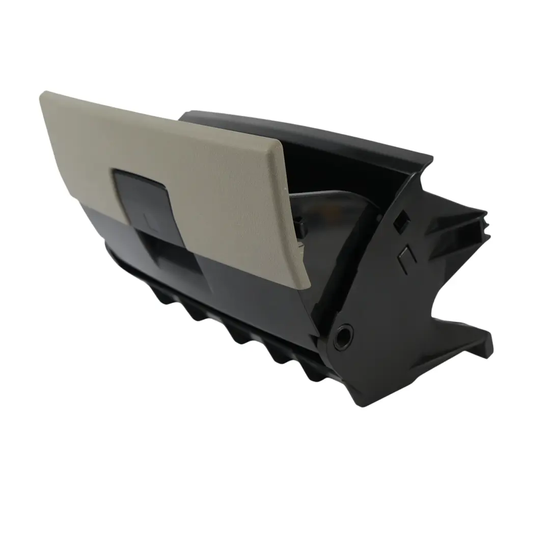 Schowek Fotela Przedni Prawy do Audi A3 8P o numerze 8P0881578 Audi A3 8P Schowek Fotela Przedni Prawy - SKU 8P0881578-1 - Numer Części 8P0881578