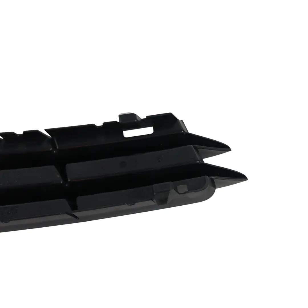 Rejilla Guía Entrada Aire Parachoques Delantero Izquierdo 8P4807682A para Audi A3 8P con número de pieza 8P4807681A Audi A3 8P Rejilla Guía Entrada Aire Parachoques Delantero Izquierdo 8P4807682A - SKU 8P4807681A - Número de pieza 8P4807681A