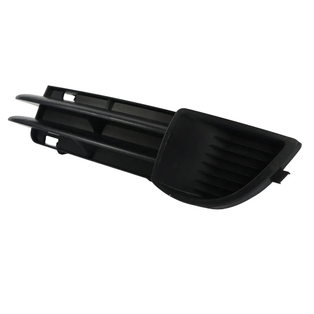Audi A3 8P Grille Guide Entrée Air Pare-Chocs Avant Gauche 8P4807682A - SKU 8P4807681A - Numéro de pièce 8P4807681A