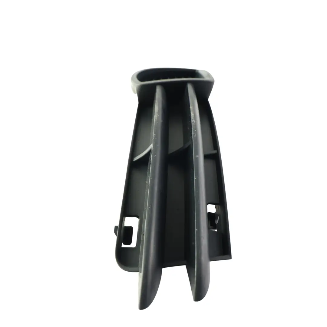 Kratka Wlotu Powietrza Przednia Prawa 2004-2008 do Audi A3 8P o numerze 8P4807682A Audi A3 8P Kratka Wlotu Powietrza Przednia Prawa 2004-2008 - SKU 8P4807682A - Numer Części 8P4807682A