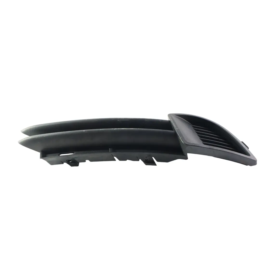 Griglia Guida Ingresso Aria Paraurti Anteriore Destra per Audi A3 8P con numero di parte 8P4807682A Audi A3 8P Griglia Guida Ingresso Aria Paraurti Anteriore Destra - SKU 8P4807682A - Numero di parte 8P4807682A