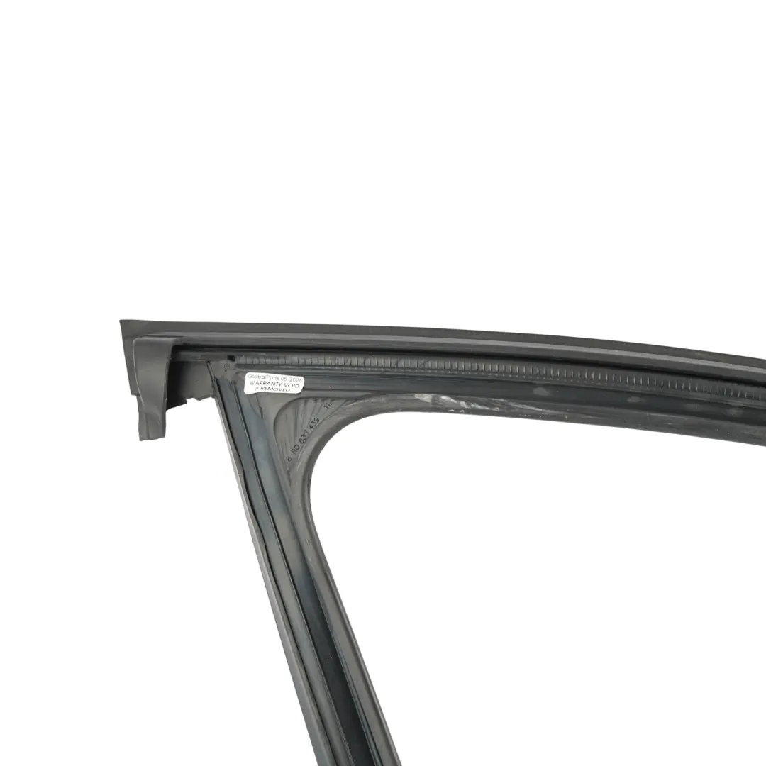 Guarnizione Guida Vetro Finestrino Anteriore Sinistro per Audi Q5 8R con numero di parte 8R0837439F Audi Q5 8R Guarnizione Guida Vetro Finestrino Anteriore Sinistro - SKU 8R0837439F - Numero di parte 8R0837439F
