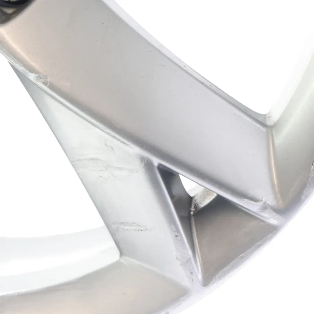 19" 8.5J ET:32 Srebrna Felga Aluminiowa do Audi A5 8T o numerze 8T0601025F Audi A5 8T 19" 8.5J ET:32 Srebrna Felga Aluminiowa - SKU 8T0601025F-2 - Numer Części 8T0601025F