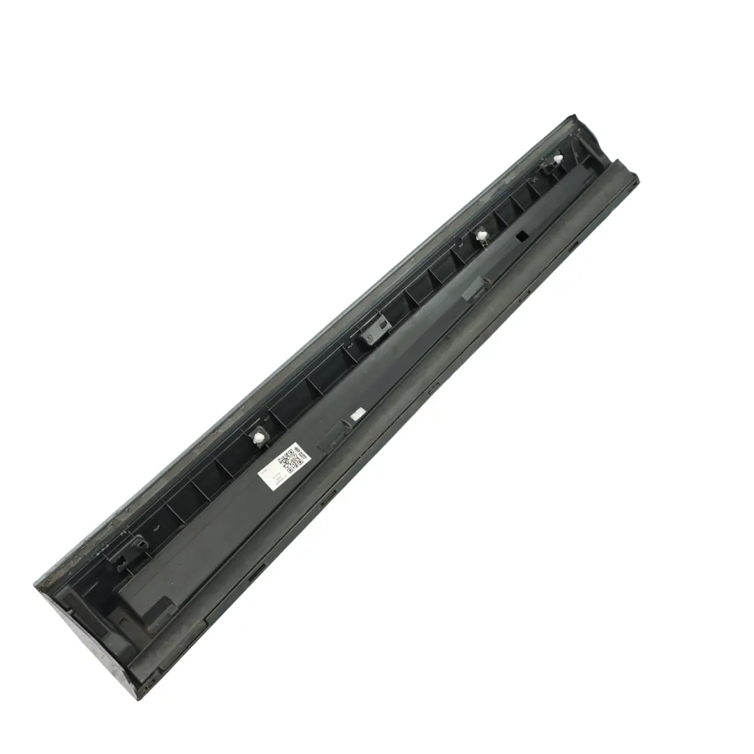 Modanatura Porta Anteriore Sinistra Grigio Monsoon Metallizzato X7R per Audi Q3 8U con numero di parte 8U0853959F Audi Q3 8U Modanatura Porta Anteriore Sinistra Grigio Monsoon Metallizzato X7R - SKU 8U0853959F-MOG - Numero di parte 8U0853959F
