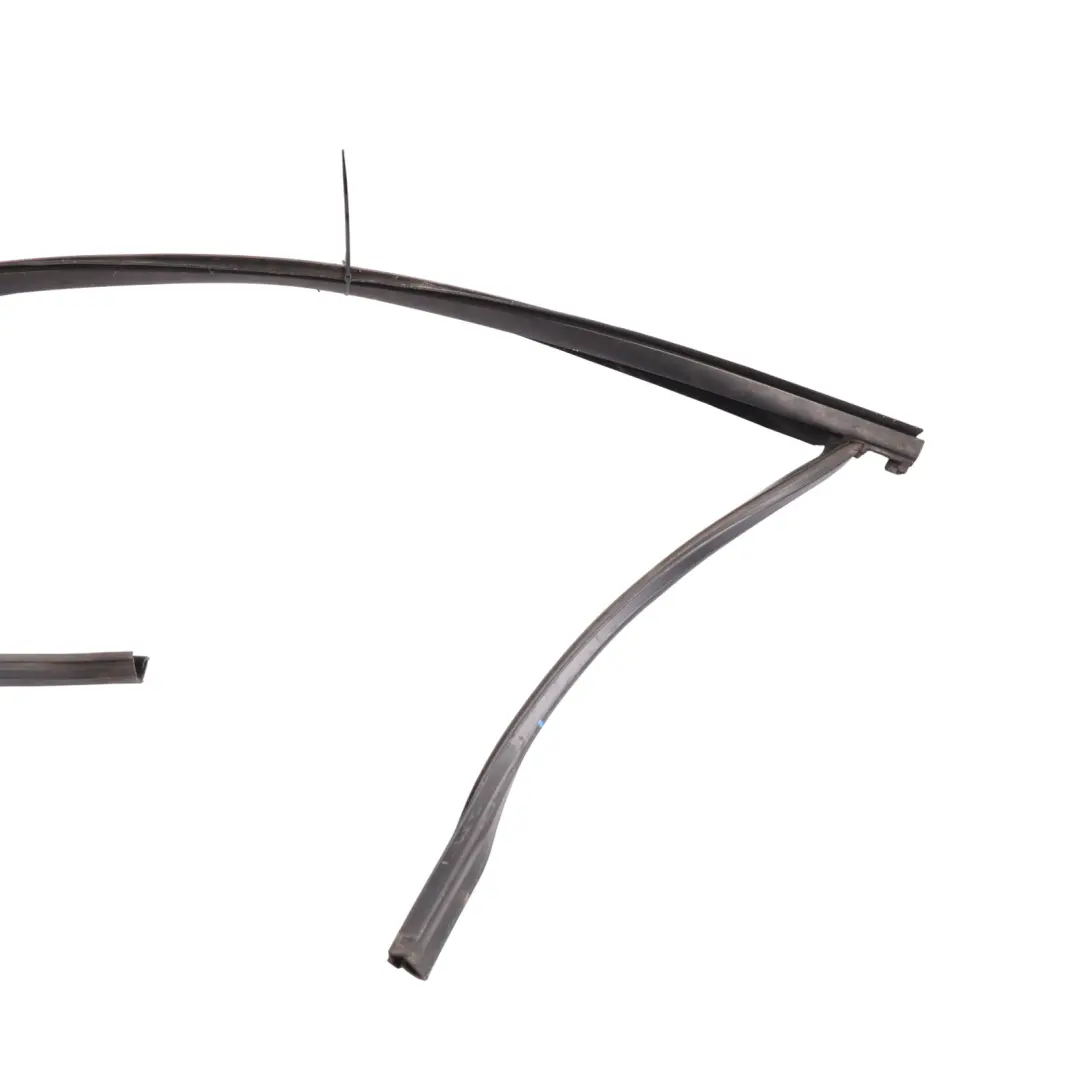 Ford Kuga Mk1 Guarnizione Porta Anteriore Sinistra - SKU 8V41-S21511-AD - Numero di parte 8V41-S21511-AD