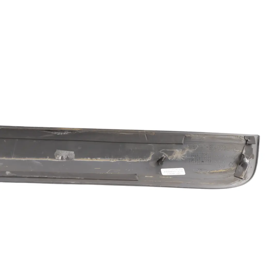 MK1 Zierleiste Türleiste Hinten Rechts für Ford Kuga mit Teilenummer 8V41-S24902-AD Ford Kuga MK1 Zierleiste Türleiste Hinten Rechts - SKU 8V41-S24902-AD - Teilenummer 8V41-S24902-AD