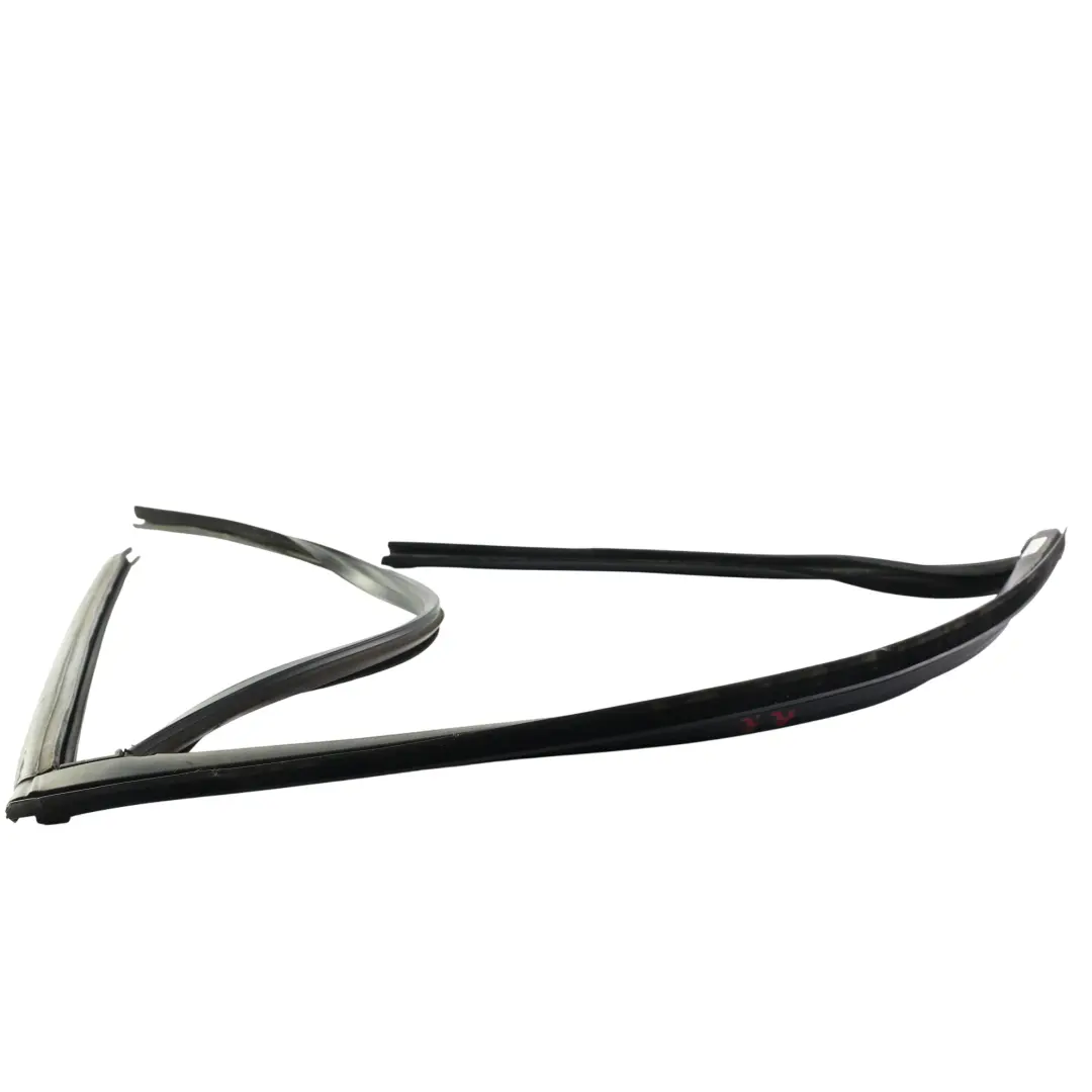 Mk1 Uszczelka Prowadnica Szyby Tylnych Drzwi Prawa do Ford Kuga o numerze 8V41-S25824-A Ford Kuga Mk1 Uszczelka Prowadnica Szyby Tylnych Drzwi Prawa - SKU 8V41-S25824-A - Numer Części 8V41-S25824-A