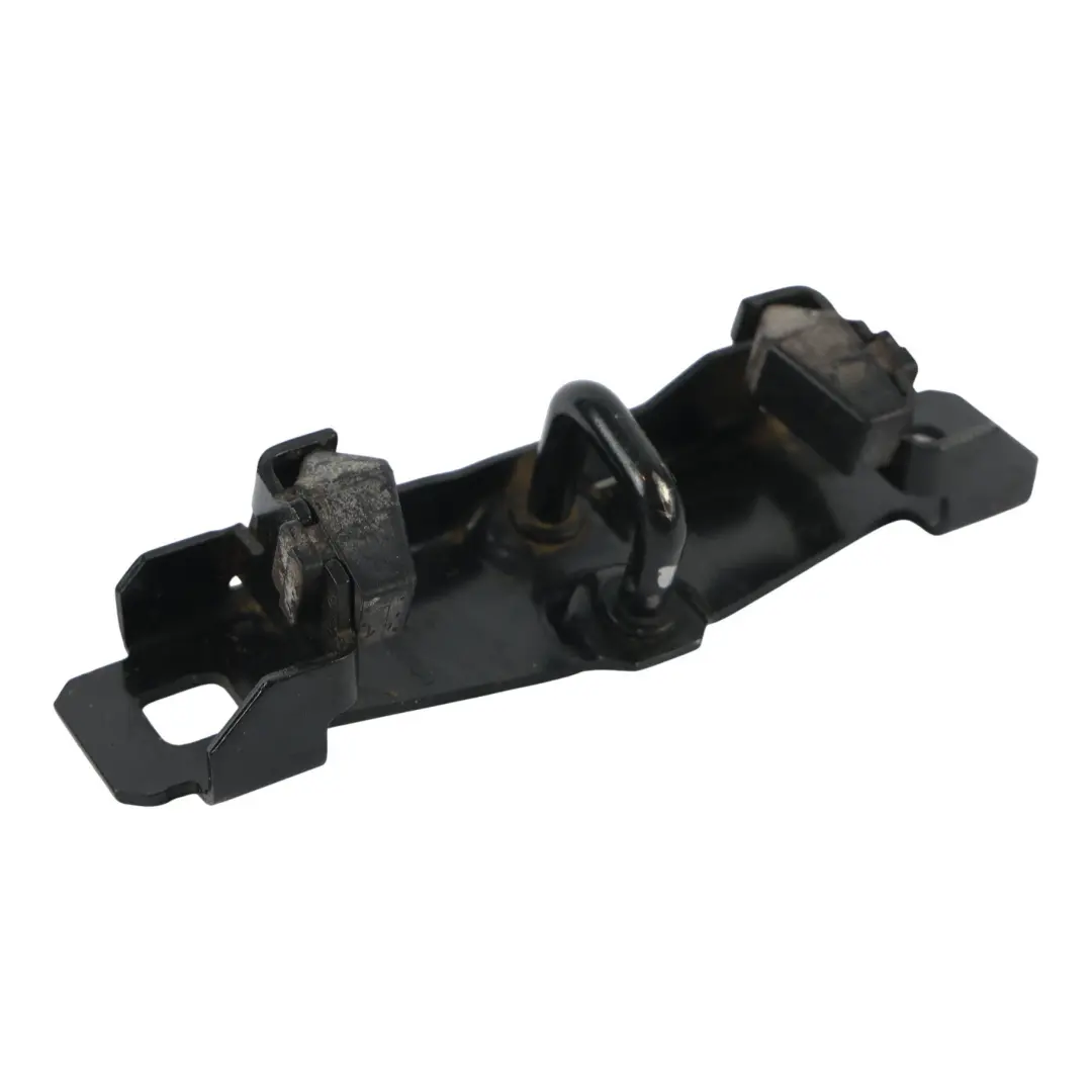 C394 MK1 Piastra Chiusura Portellone per Ford Kuga con numero di parte 8V41-S404B12-AB Ford Kuga C394 MK1 Piastra Chiusura Portellone - SKU 8V41-S404B12-AB - Numero di parte 8V41-S404B12-AB