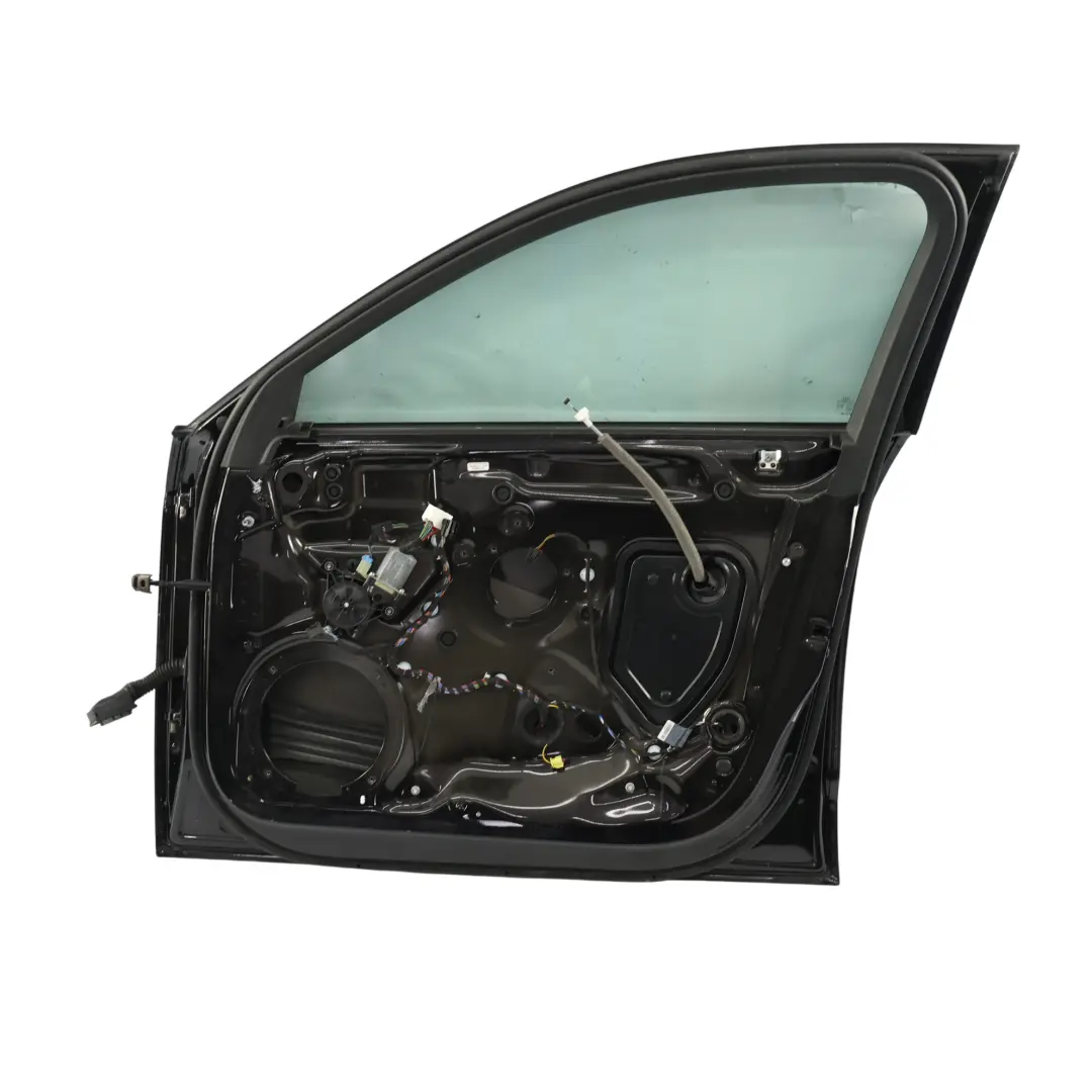 Sportback Drzwi Przednie Prawe Czarny Panther Crystal Effect Z9Z do Audi A3 8V o numerze 8V4831052E Audi A3 8V Sportback Drzwi Przednie Prawe Czarny Panther Crystal Effect Z9Z - SKU 8V4831052E-PBC - Numer Części 8V4831052E