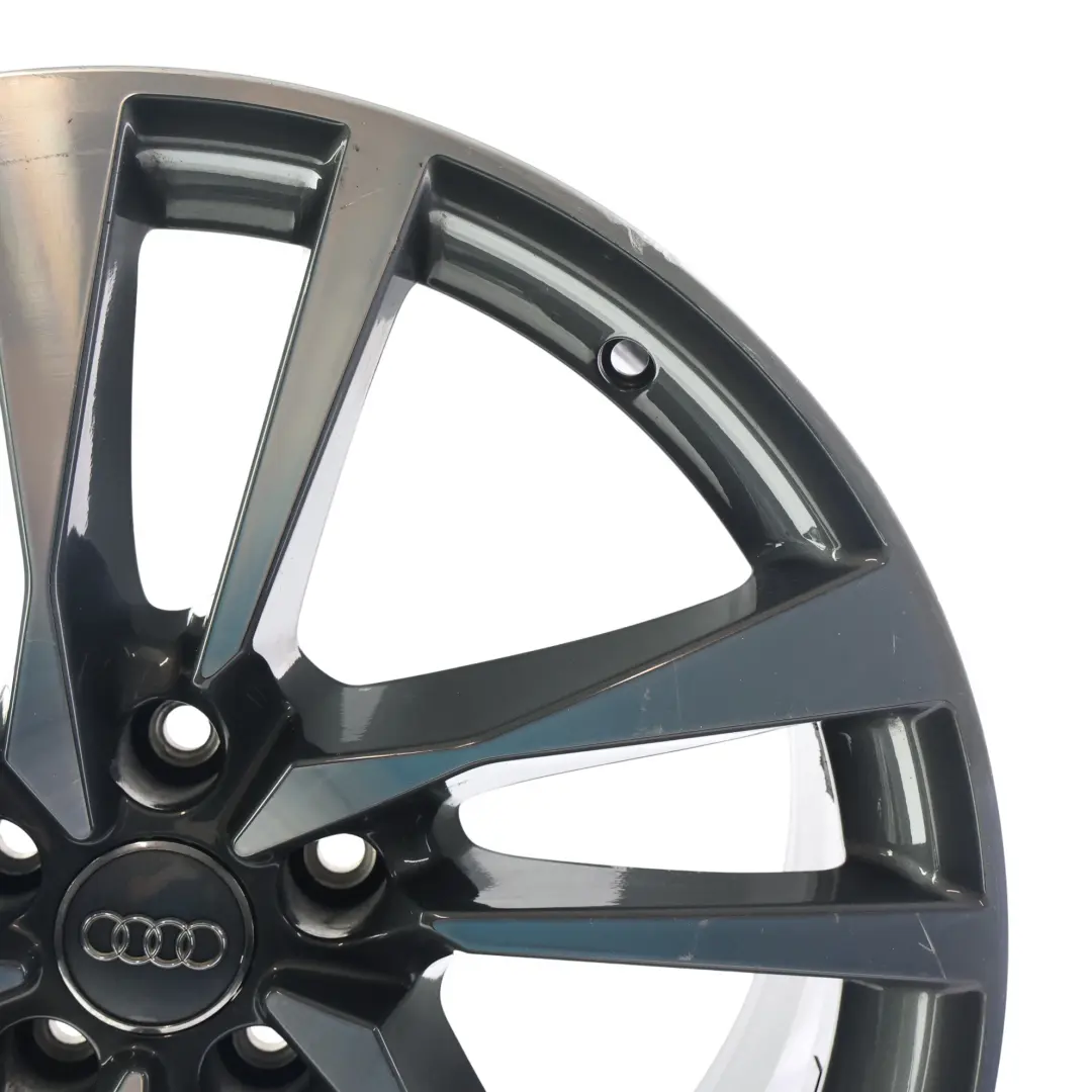 Cerchione Lega Grigio 19" 8,5J ET:32 per Audi A5 F5 con numero di parte 8W0601025FN Audi A5 F5 Cerchione Lega Grigio 19" 8,5J ET:32 - SKU 8W0601025FN-2 - Numero di parte 8W0601025FN
