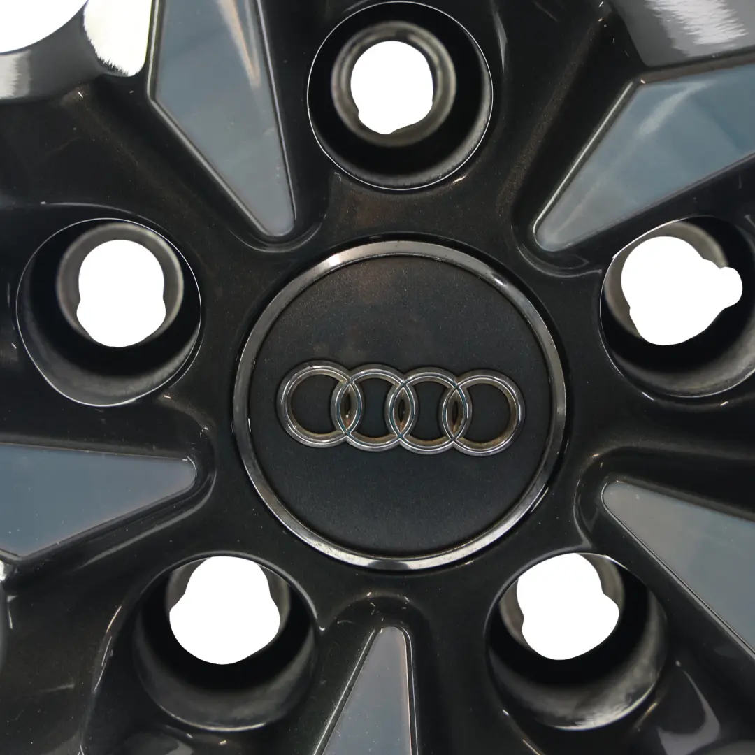 Cerchione Lega Grigio 19" 8,5J ET:32 per Audi A5 F5 con numero di parte 8W0601025FN Audi A5 F5 Cerchione Lega Grigio 19" 8,5J ET:32 - SKU 8W0601025FN-2 - Numero di parte 8W0601025FN
