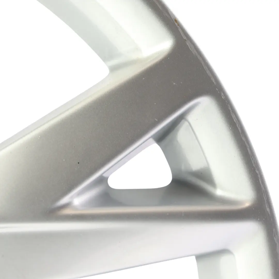 Jante Alliage 17" 7.5J ET38 5/112 5 Branches V pour Audi A4 S4 8W B9 à propos du numéro de pièce 8W0601025K Audi A4 S4 8W B9 Jante Alliage 17" 7.5J ET38 5/112 5 Branches V - SKU 8W0601025K-2 - Numéro de pièce 8W0601025K
