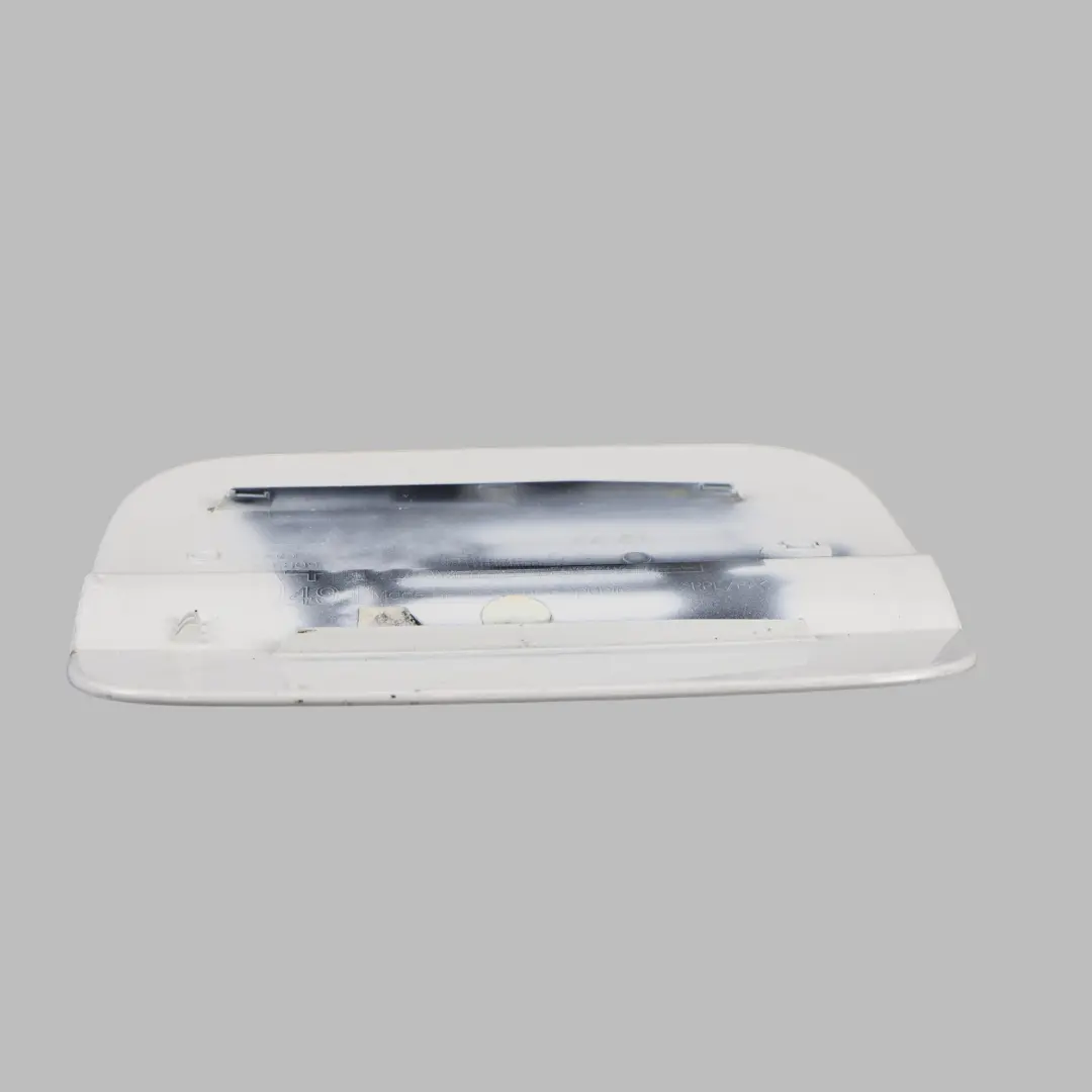 Sportello Tappo Bocchettone Carburante Bianco Ibis Y9C per Audi A4 B9 con numero di parte 8W0809907B Audi A4 B9 Sportello Tappo Bocchettone Carburante Bianco Ibis Y9C - SKU 8W0809907B-IWH - Numero di parte 8W0809907B