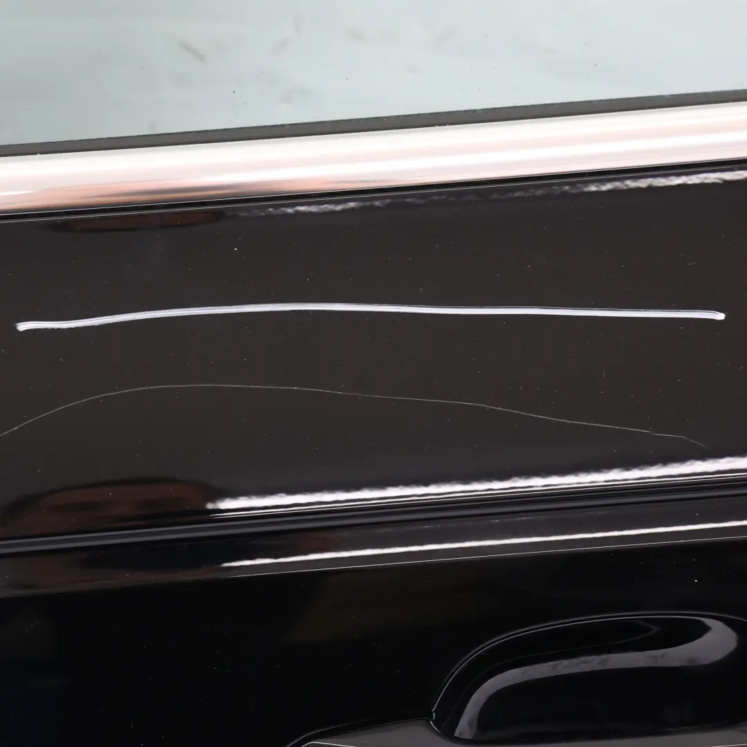 Pannello Porta Anteriore Sinistra Nero Brillante Metallizzato Y9B per Audi A4 B9 con numero di parte 8W0831051 Audi A4 B9 Pannello Porta Anteriore Sinistra Nero Brillante Metallizzato Y9B - SKU 8W0831051-BBL - Numero di parte 8W0831051
