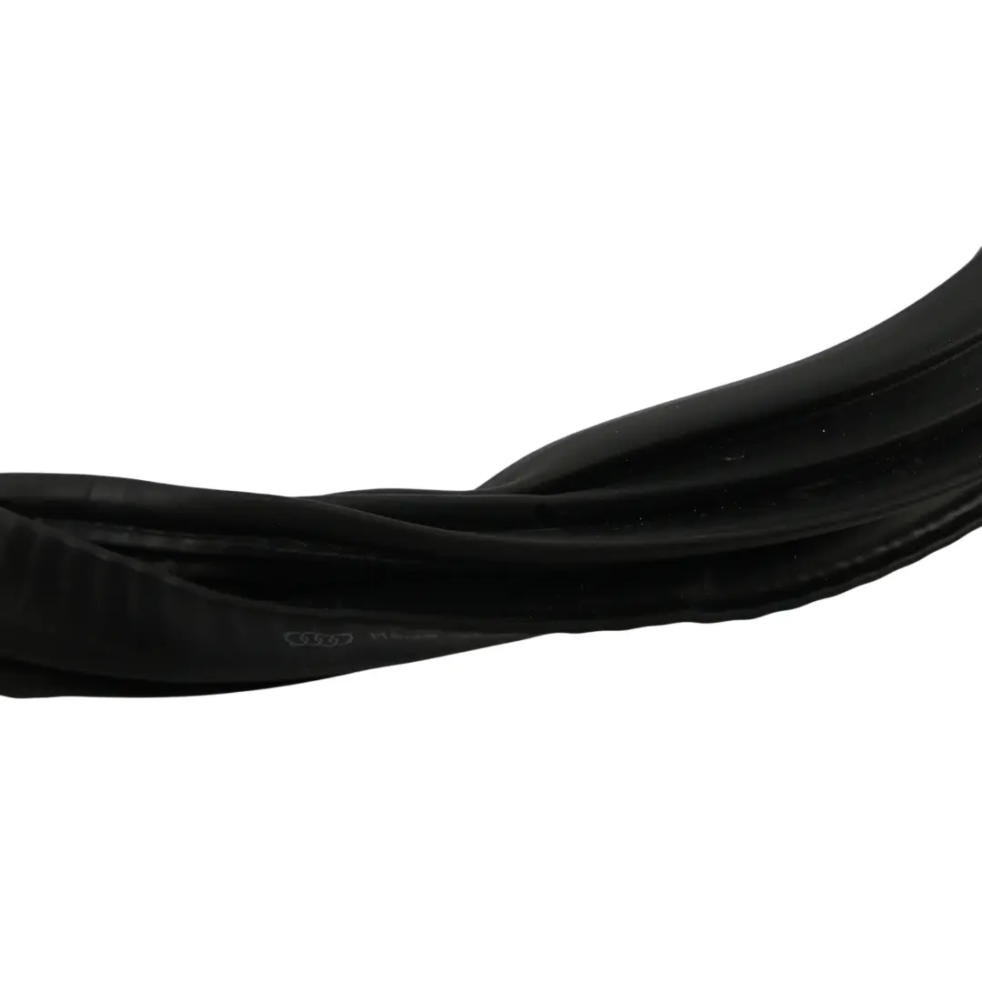 Guarnizione Porta Anteriore Sinistra Destra per Audi A4 S4 RS4 8W B9 con numero di parte 8W0831721B Audi A4 S4 RS4 8W B9 Guarnizione Porta Anteriore Sinistra Destra - SKU 8W0831721B - Numero di parte 8W0831721B