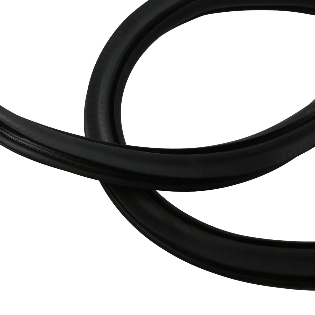 Guarnizione Porta Anteriore Sinistra Destra per Audi A4 S4 RS4 8W B9 con numero di parte 8W0831721B Audi A4 S4 RS4 8W B9 Guarnizione Porta Anteriore Sinistra Destra - SKU 8W0831721B - Numero di parte 8W0831721B