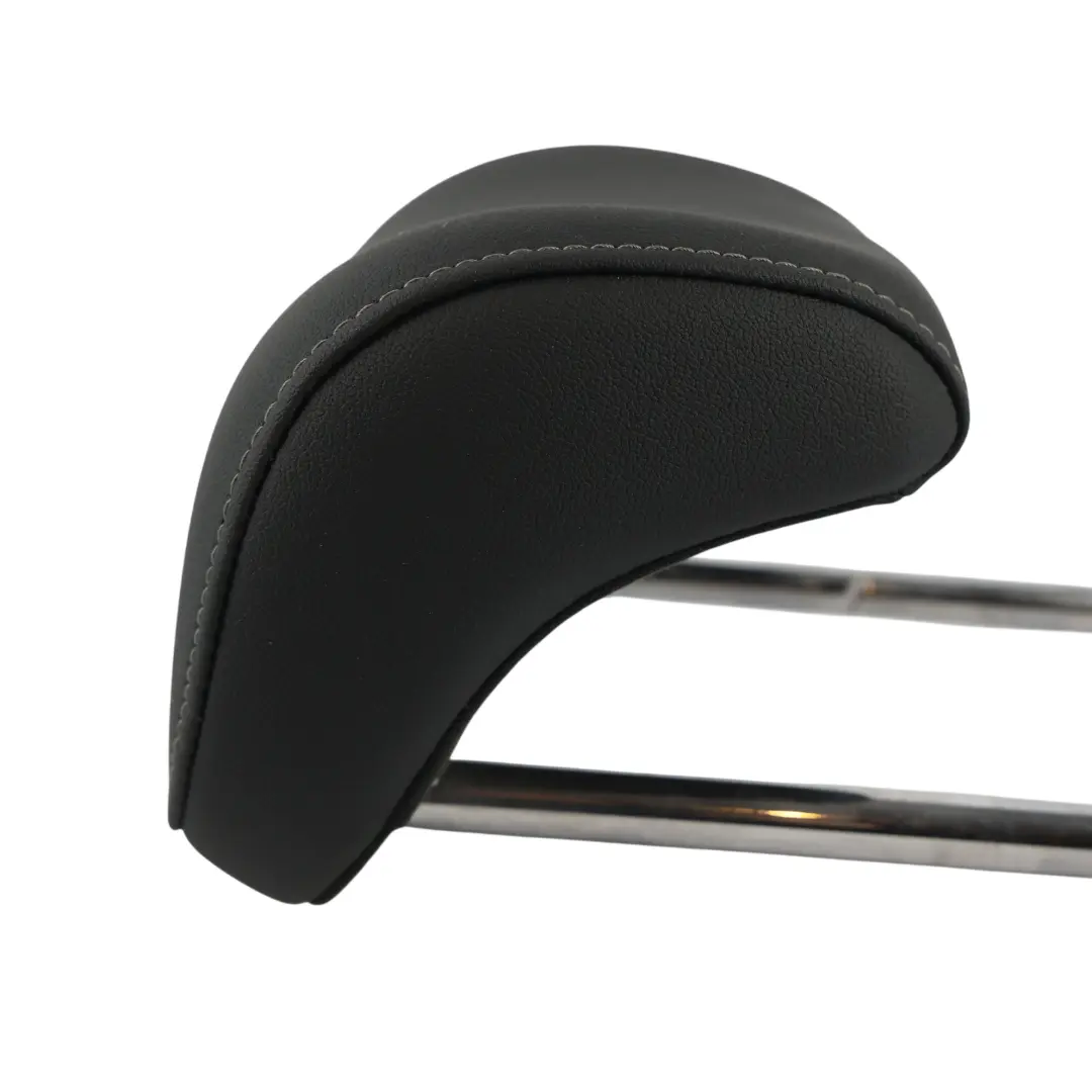 Zagłówek Kanapy Lewy Prawy Materiałowy Czarny 8W0885975AQ do Audi A4 B9 o numerze 8W0885973AQ Audi A4 B9 Zagłówek Kanapy Lewy Prawy Materiałowy Czarny 8W0885975AQ - SKU 8W0885973AQ - Numer Części 8W0885973AQ