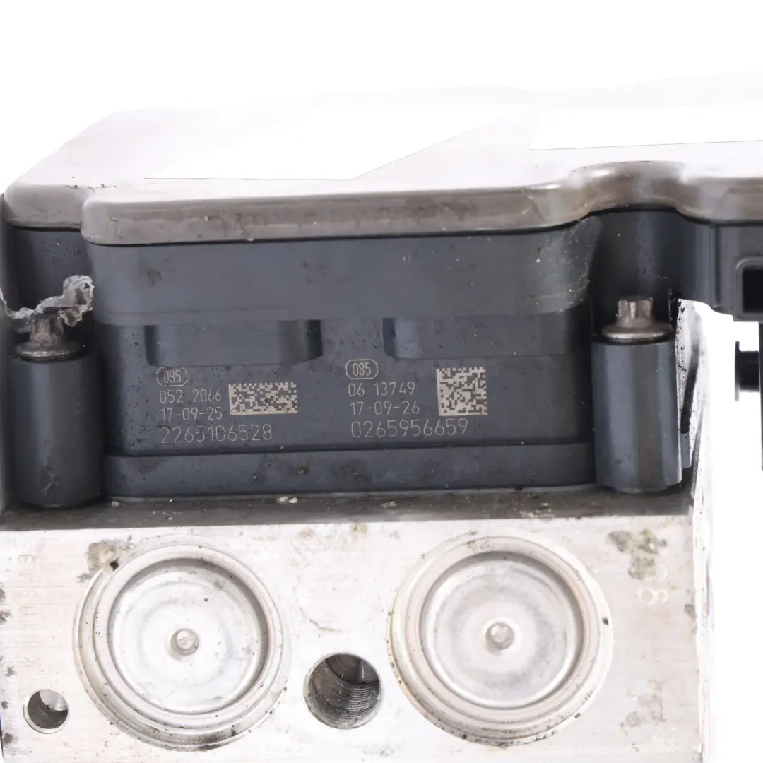Pompa ABS Modulo Idraulico Centralina per Audi A4 S4 8W A5 S5 F5 con numero di parte 8W0907379M Audi A4 S4 8W A5 S5 F5 Pompa ABS Modulo Idraulico Centralina - SKU 8W0907379M - Numero di parte 8W0907379M