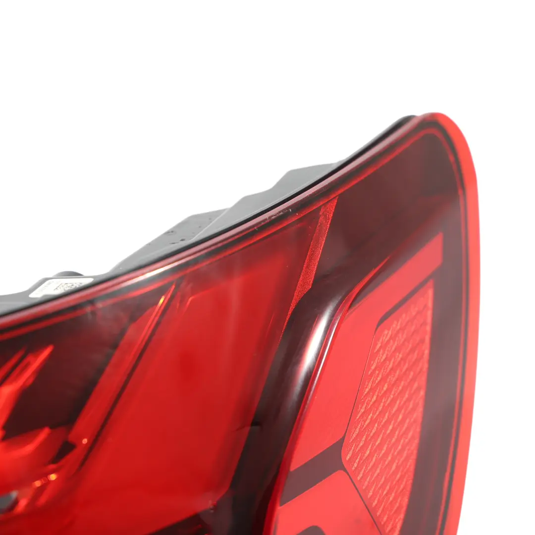 Berline Feu Arrière LED Extérieur Droit pour Audi A4 B9 à propos du numéro de pièce 8W5945092AA Audi A4 B9 Berline Feu Arrière LED Extérieur Droit - SKU 8W5945092AA - Numéro de pièce 8W5945092AA
