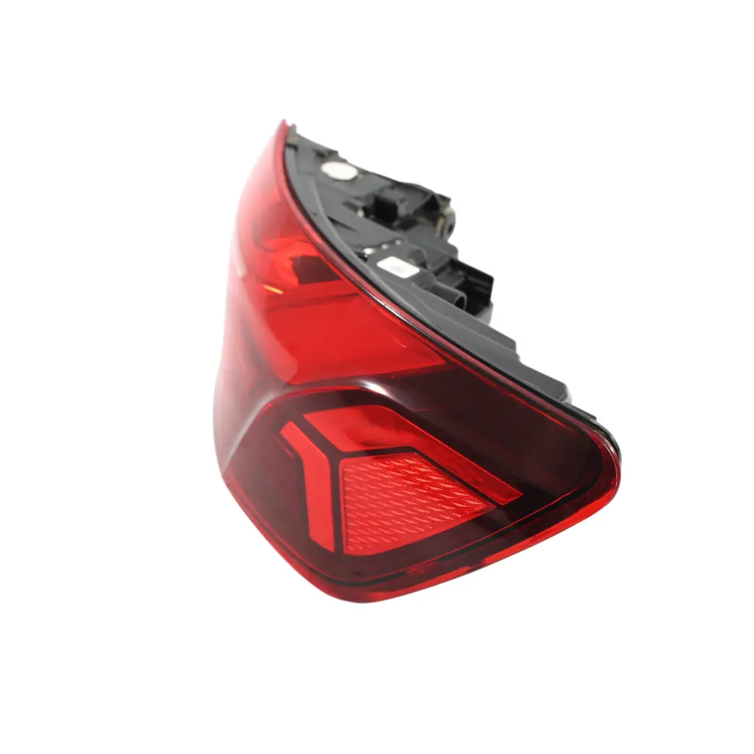 Audi A4 B9 Berline Feu Arrière LED Extérieur Droit - SKU 8W5945092AA - Numéro de pièce 8W5945092AA