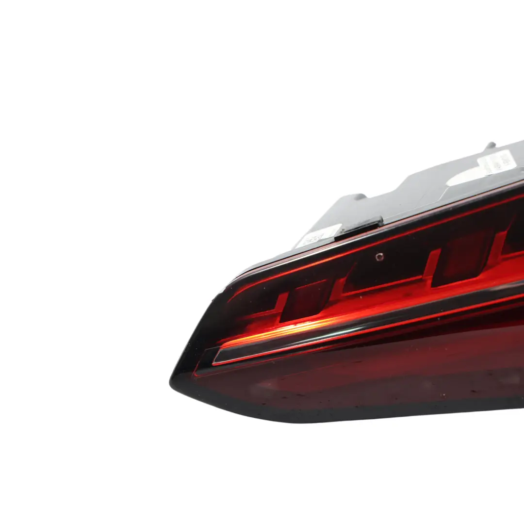 Piloto Trasero LED Interior Derecho para Audi A4 B9 Sedan con número de pieza 8W5945094AA Audi A4 B9 Sedan Piloto Trasero LED Interior Derecho - SKU 8W5945094AA - Número de pieza 8W5945094AA
