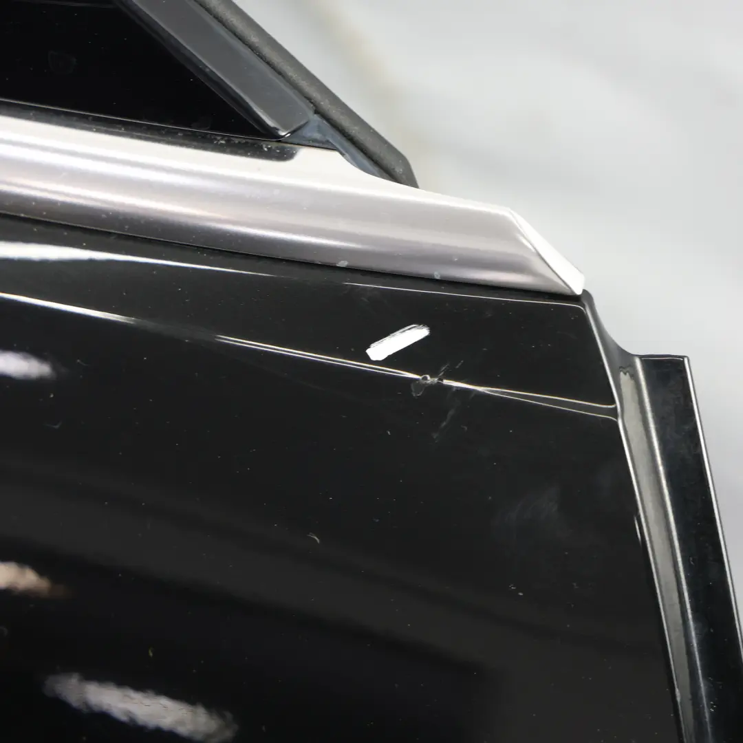 Panneau Couvrant Porte Arrière Droite Noir Mythique Métallisé Y9T pour Audi A5 F5 à propos du numéro de pièce 8W8833052J Audi A5 F5 Panneau Couvrant Porte Arrière Droite Noir Mythique Métallisé Y9T - SKU 8W8833052J-MYB - Numéro de pièce 8W8833052J