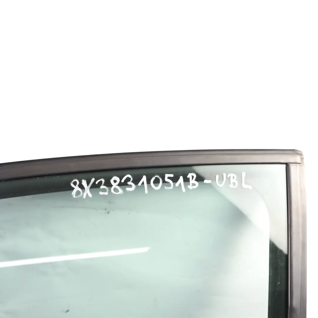 Boczek Drzwi Przedni Lewy Niebieski Metalik Utopia X5L do Audi A1 8X o numerze 8X3831051B Audi A1 8X Boczek Drzwi Przedni Lewy Niebieski Metalik Utopia X5L - SKU 8X3831051B-UBL - Numer Części 8X3831051B