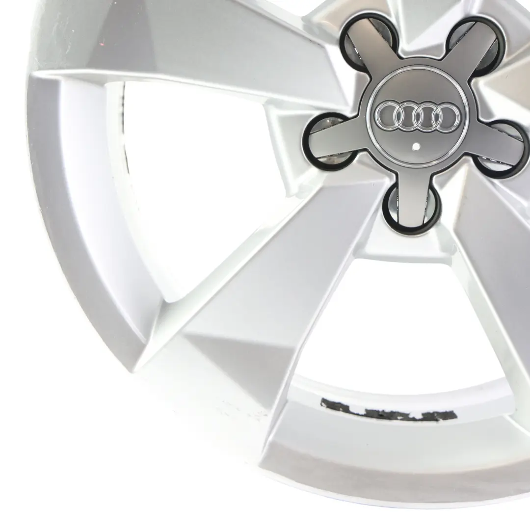 Llanta de aleación plateada Audi A1 8X 16" 7J ET:34 Star Spoke para con número de pieza 8XA601025A Llanta de aleación plateada Audi A1 8X 16" 7J ET:34 Star Spoke - SKU 8XA601025A-2 - Número de pieza 8XA601025A