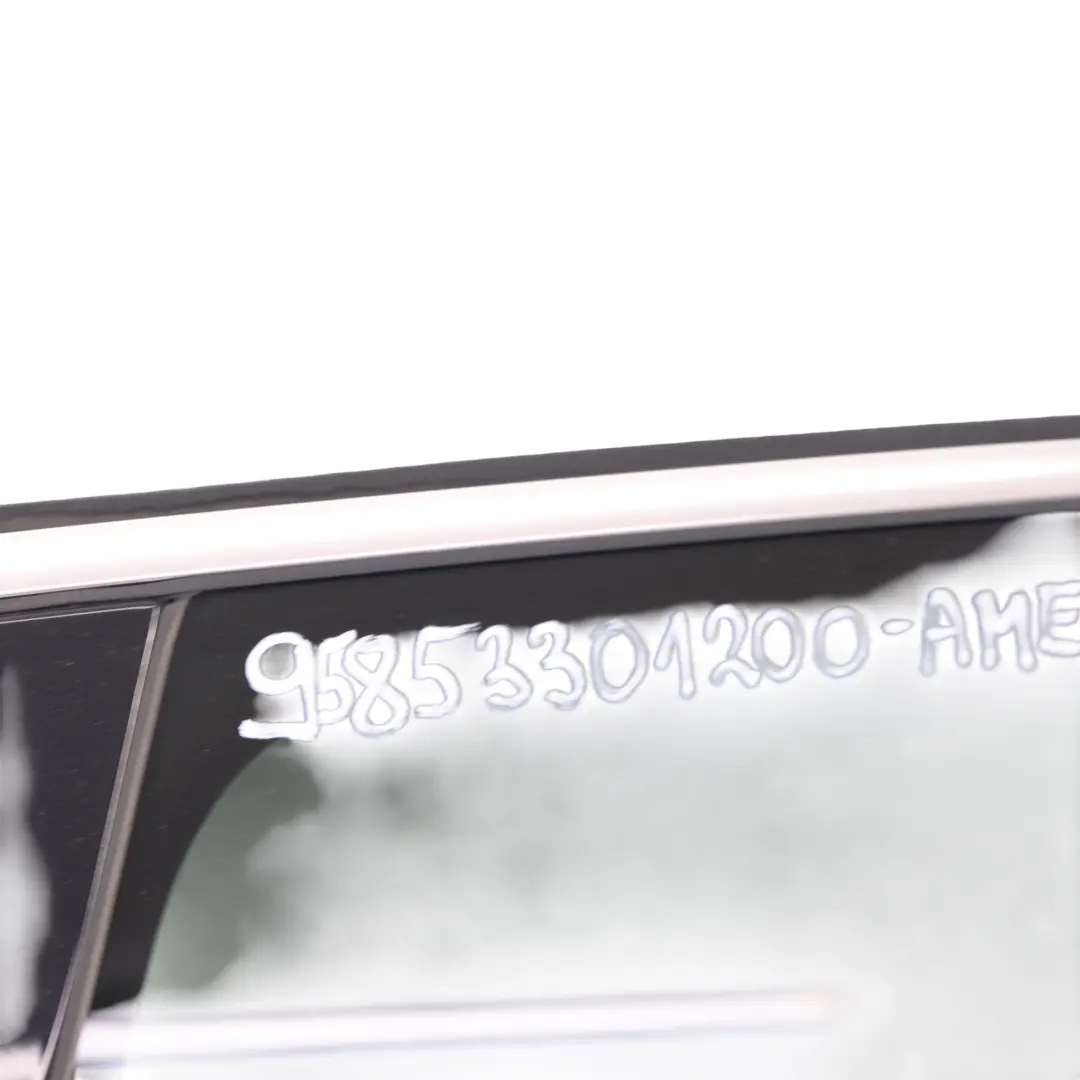 Puerta Trasera Derecha Amatista Metalico M4Z para Porsche Cayenne 92A con número de pieza 95853301200 Porsche Cayenne 92A Puerta Trasera Derecha Amatista Metalico M4Z - SKU 95853301200-AME - Número de pieza 95853301200